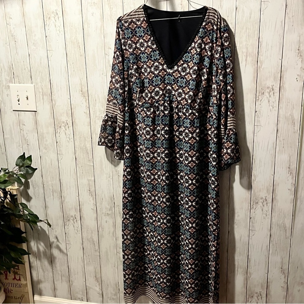 Boho v neck long sleeve maxi dress, pit to pit 22 1/2” length 51 1/2”